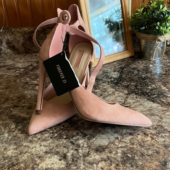 Forever 21 - Picture 1 of 4